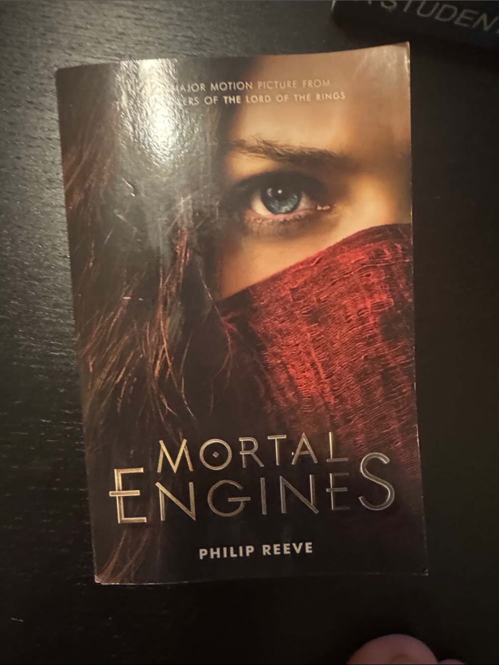 Mortal Engines by Philip Reeve - Red Accent Cover